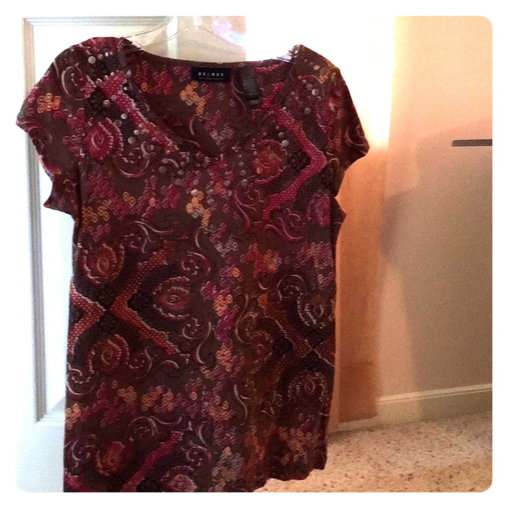 Cap sleeve top.